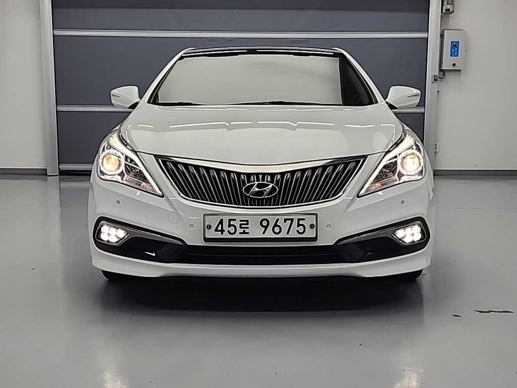 HYUNDAI Grandeur - Vista 2