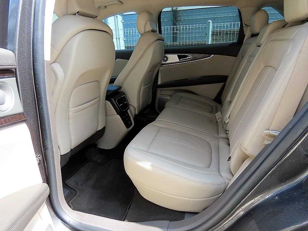 Lincoln Nautilus - Vista 6