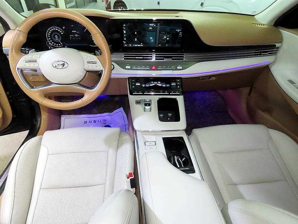 HYUNDAI Grandeur - Vista 10