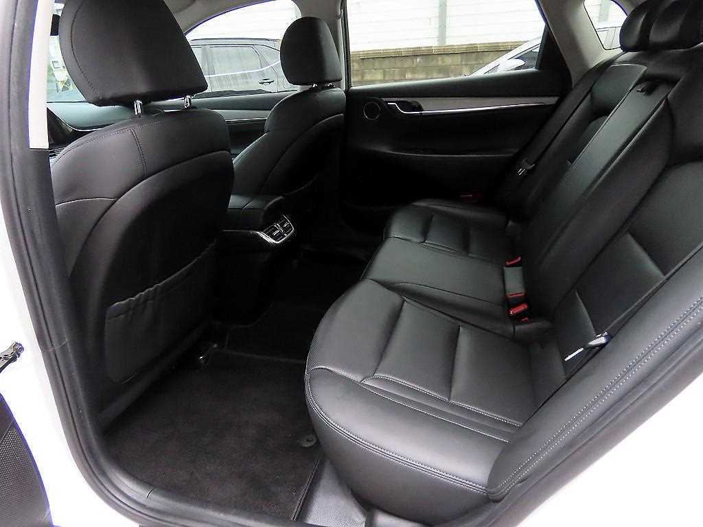 HYUNDAI Grandeur - Vista 6