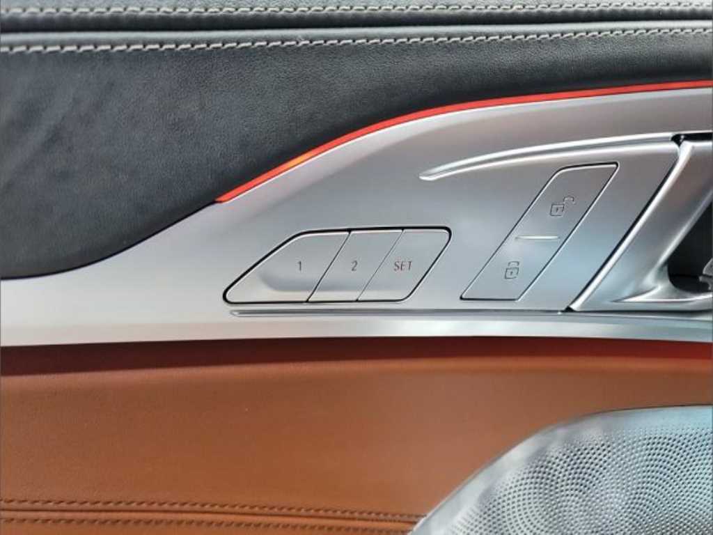 BMW 8 Series - Vista 12