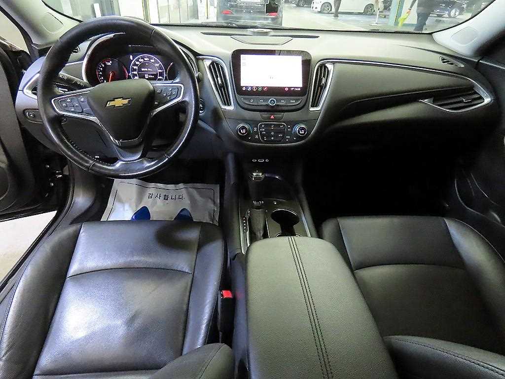 Chevrolet Malibu - Vista 10