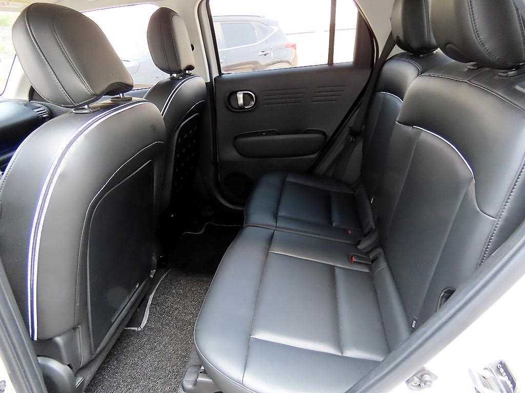 HYUNDAI Casper - Vista 6