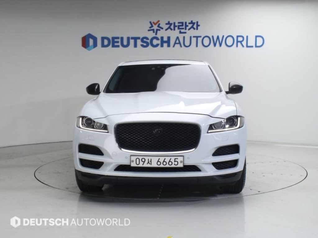 Jaguar F-PACE - Vista 3