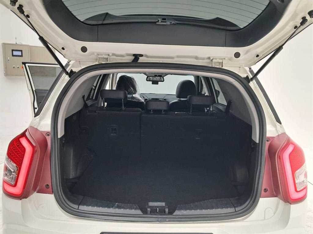 Ssangyong Tivoli 2016 Blanco - Importación desde Corea - HF Imports Iquique - Foto 18