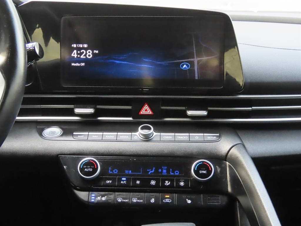 HYUNDAI Avante - Vista 10