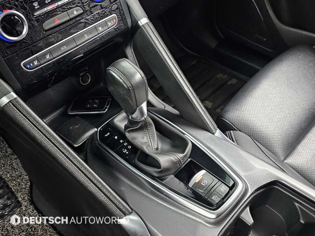 SAMSUNG QM6 - Vista 9