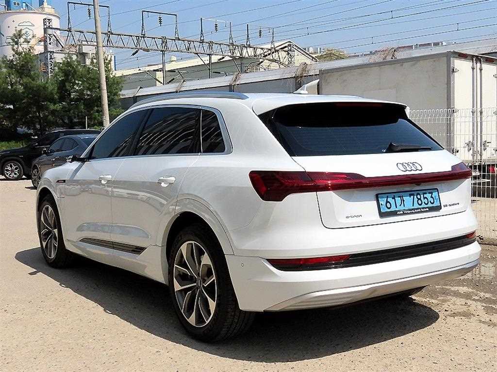 Audi e-Tron - Vista 3