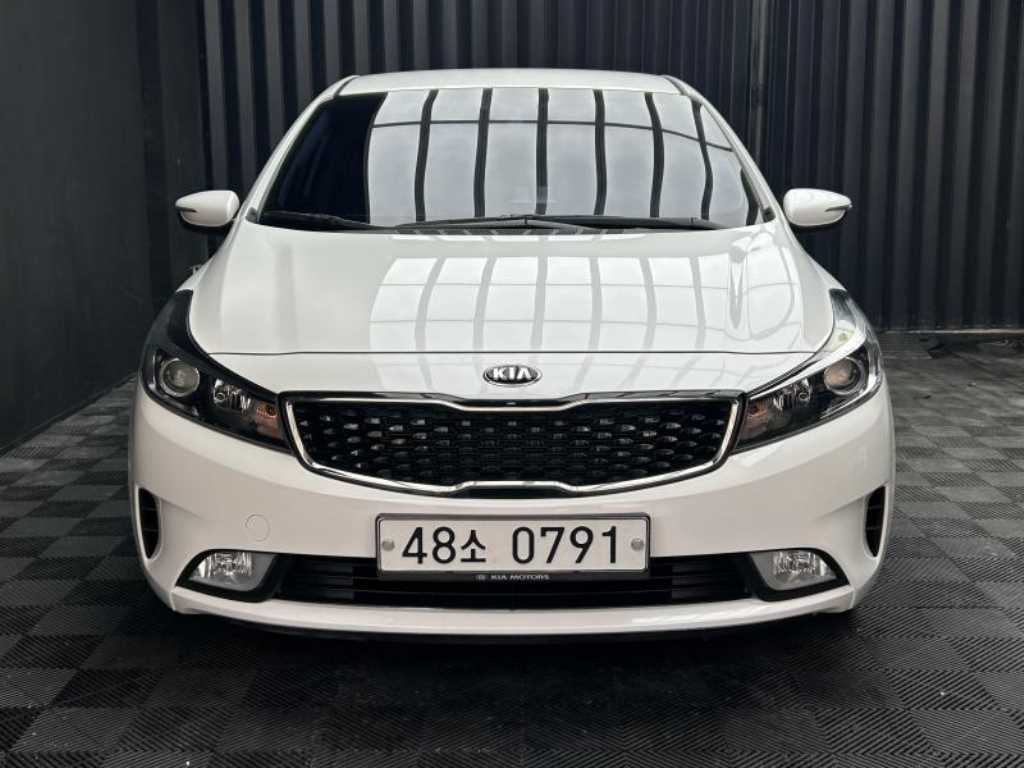 KIA K3 2016 Blanco - Importación desde Corea - HF Imports Iquique - Foto 1