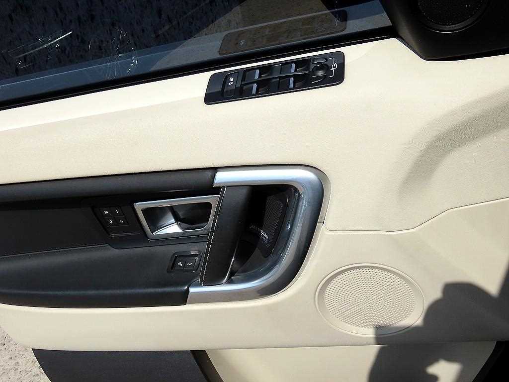 Land Rover Discovery Sports - Vista 11