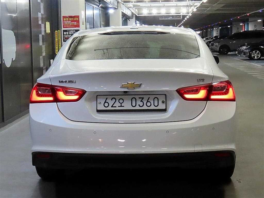 Chevrolet Malibu - Vista 5