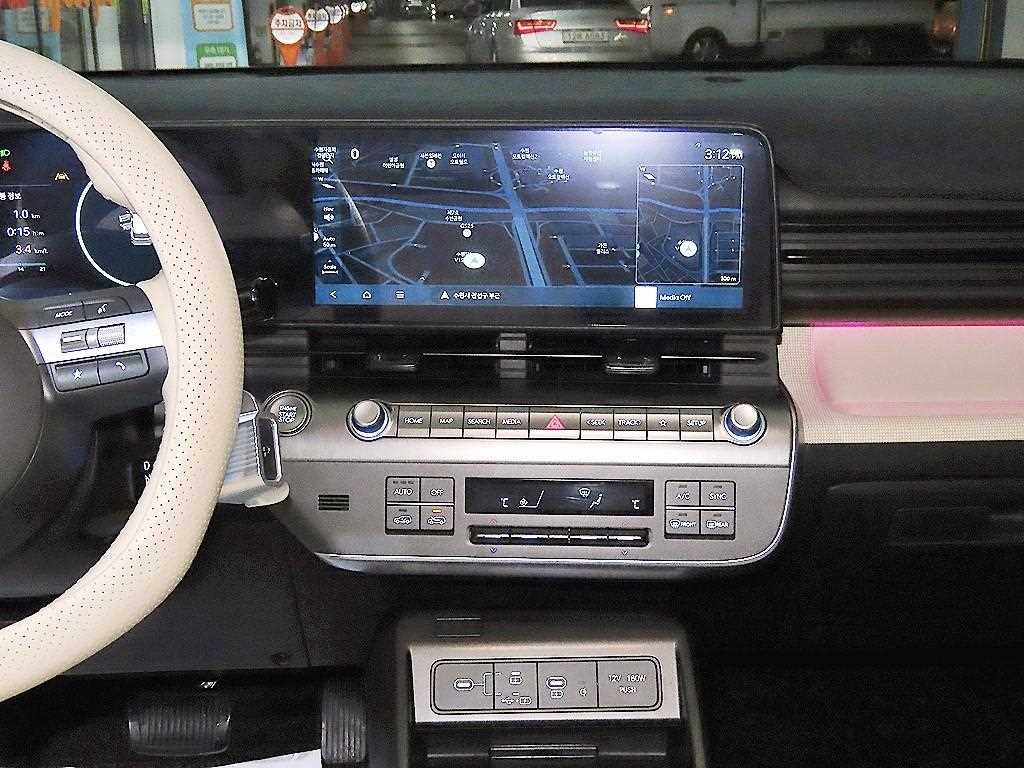 HYUNDAI Kona - Vista 11