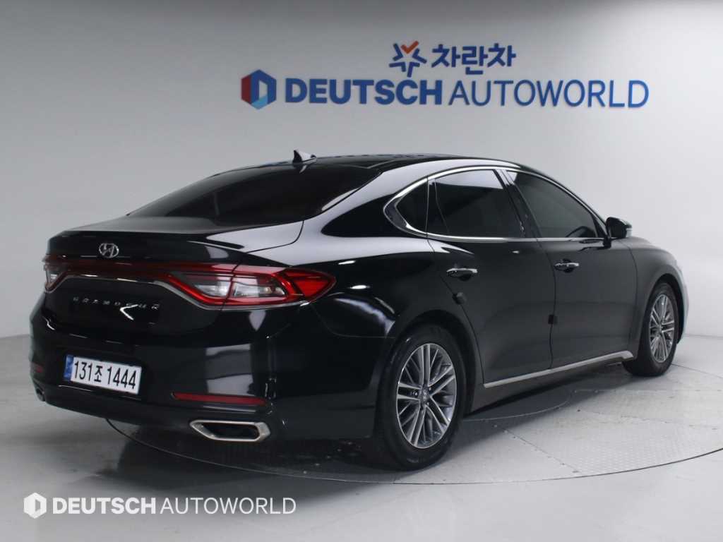 HYUNDAI Grandeur - Vista 2