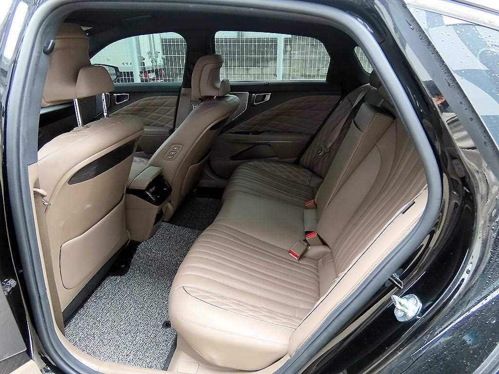 KIA K8 - Vista 6
