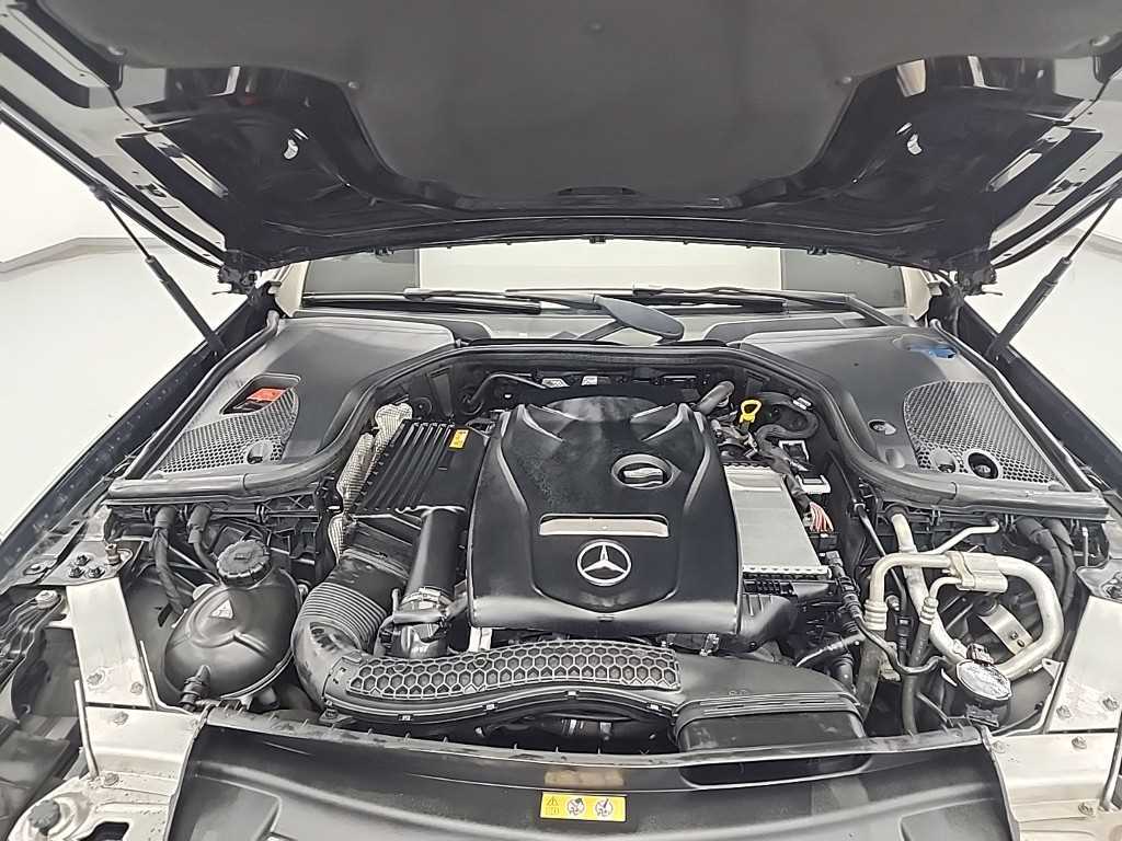 Mercedes Benz E class - Vista 5