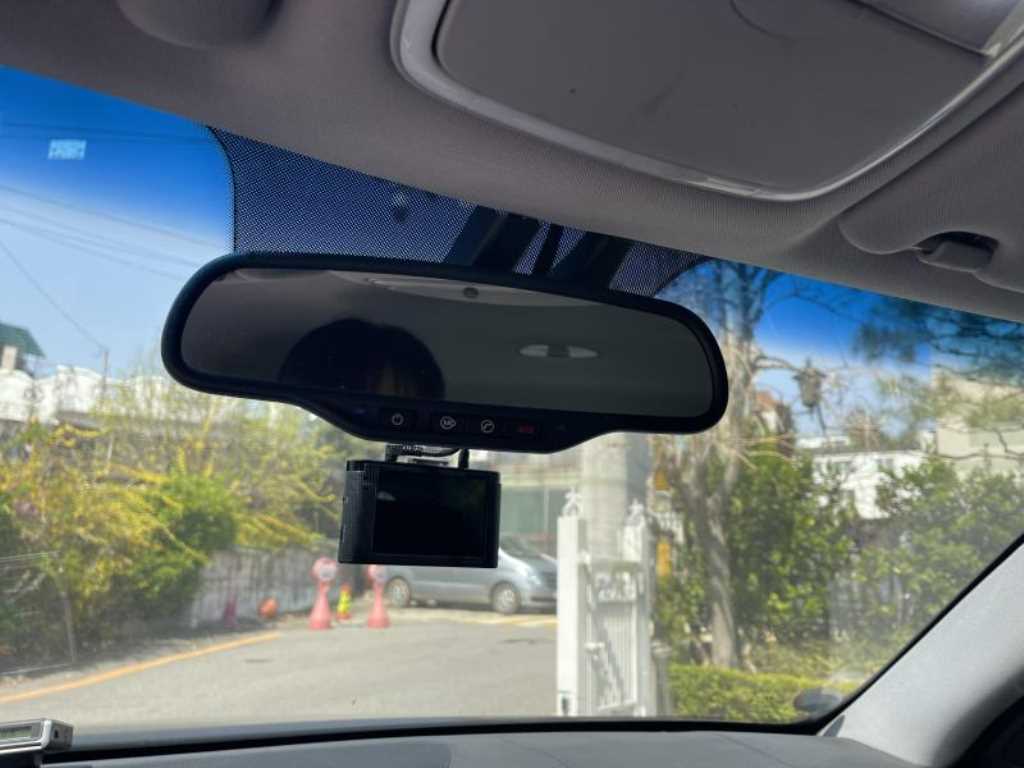 HYUNDAI Genesis - Vista 11