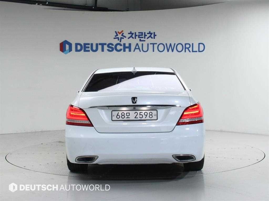 HYUNDAI Equus - Vista 4