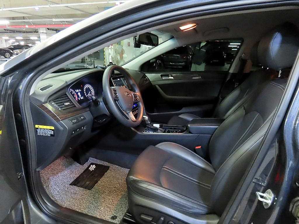 HYUNDAI Sonata - Vista 6