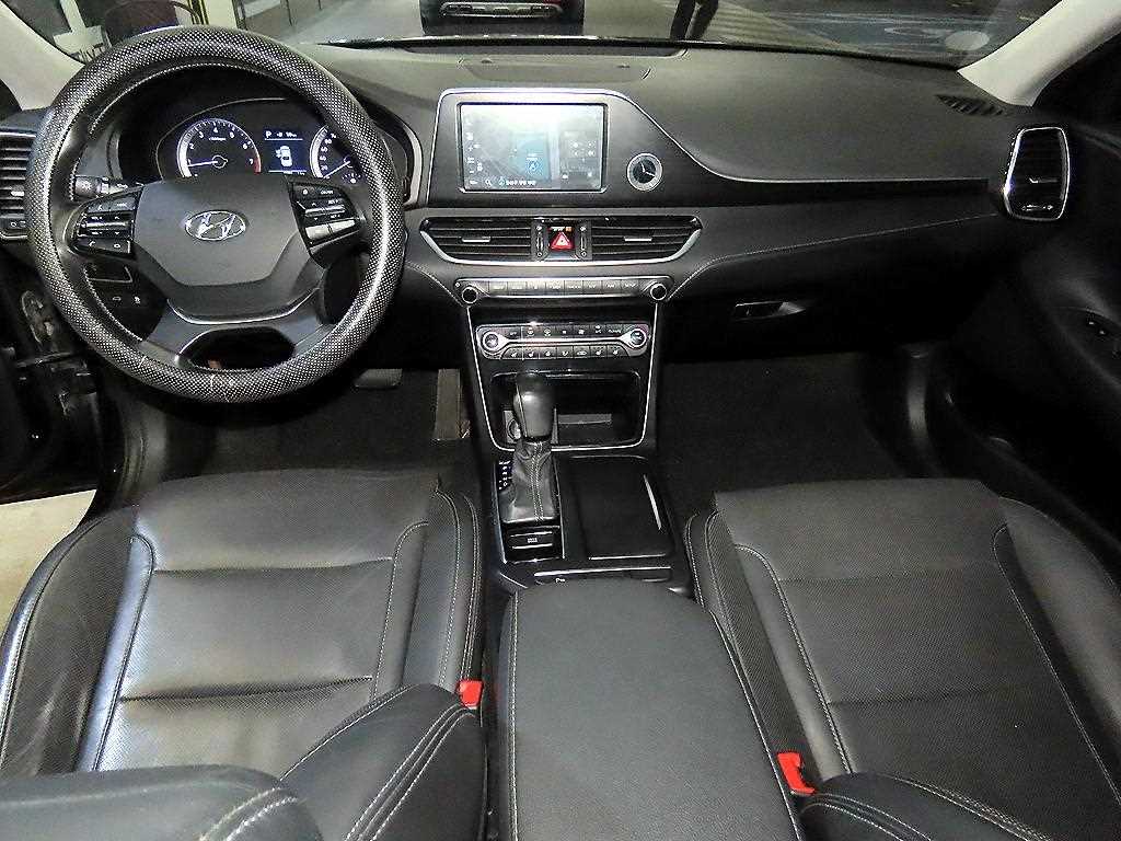 HYUNDAI Grandeur - Vista 10