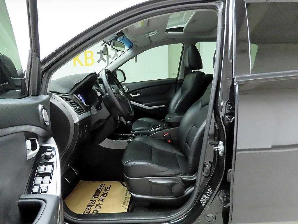 Ssangyong Korando 2016 Negro - Importación desde Corea - HF Imports Iquique - Foto 13