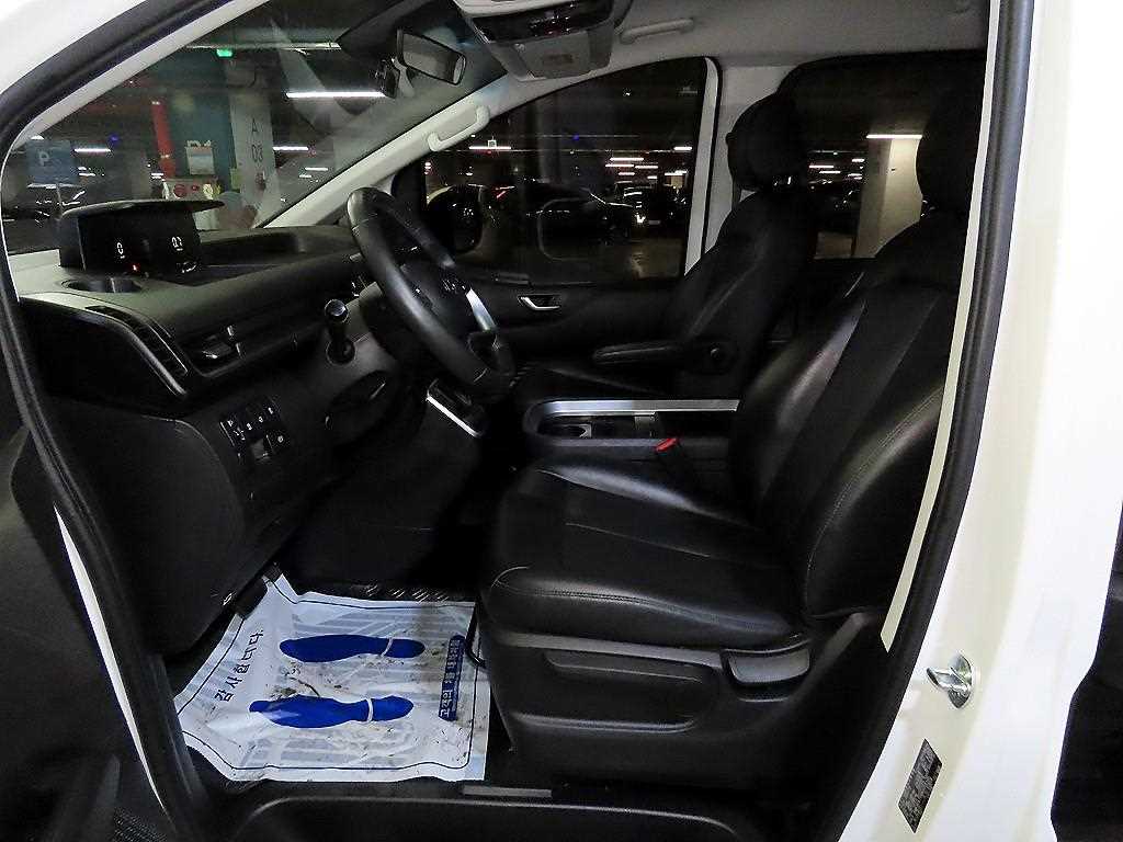 HYUNDAI Staria - Vista 6