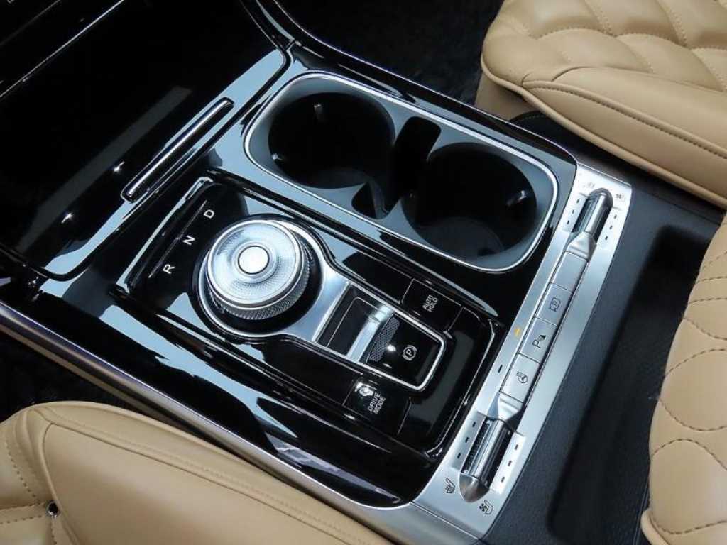 KIA Carnival - Vista 10