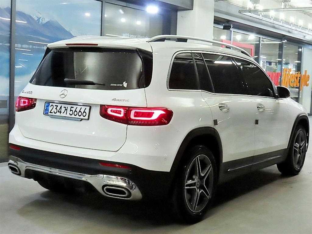 Mercedes Benz GLB Class - Vista 4