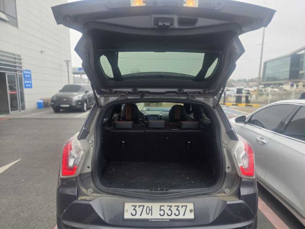 Ssangyong Tivoli - Vista 3