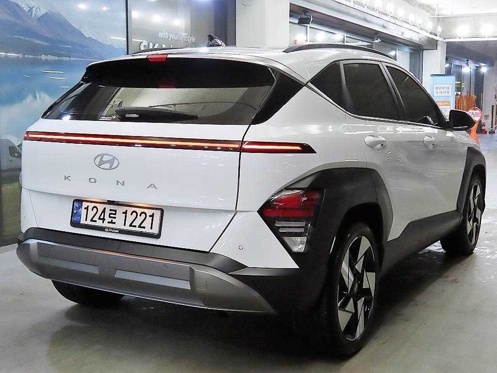 HYUNDAI Kona - Vista 4