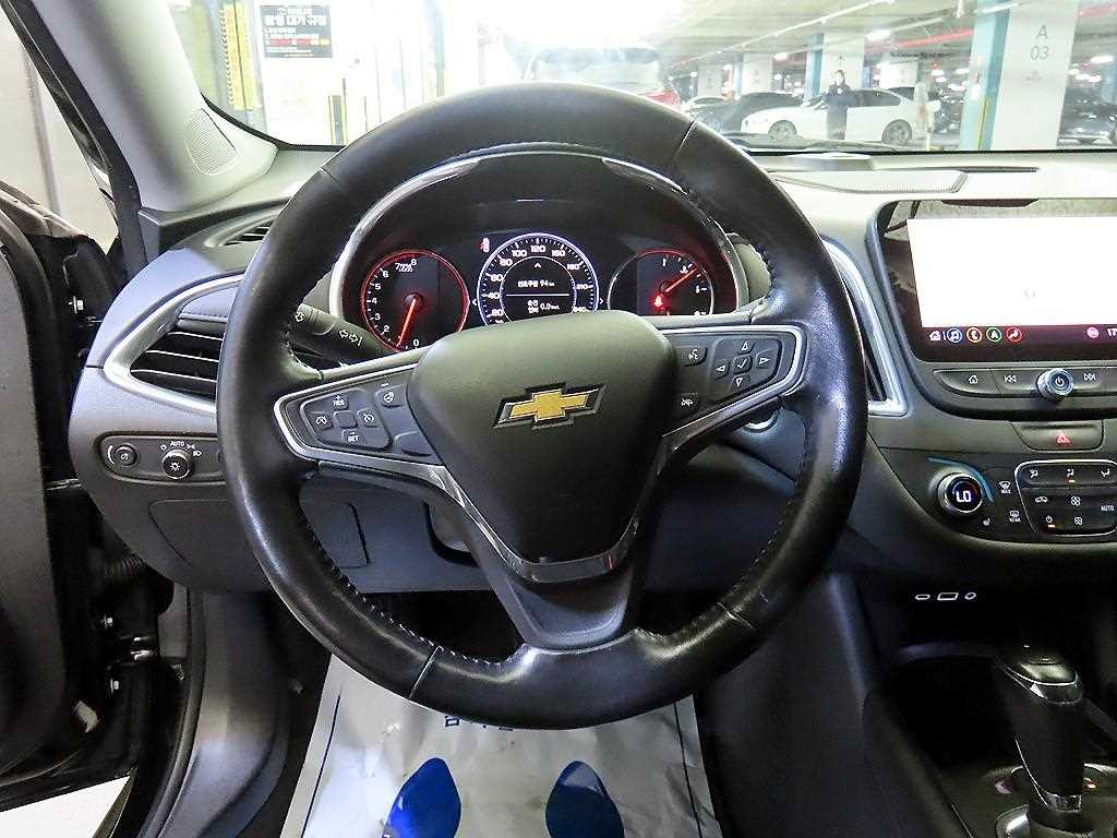 Chevrolet Malibu - Vista 8