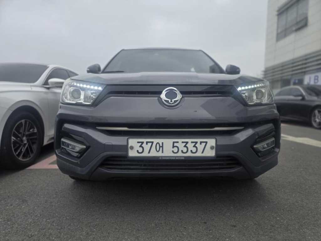 Ssangyong Tivoli - Vista 2