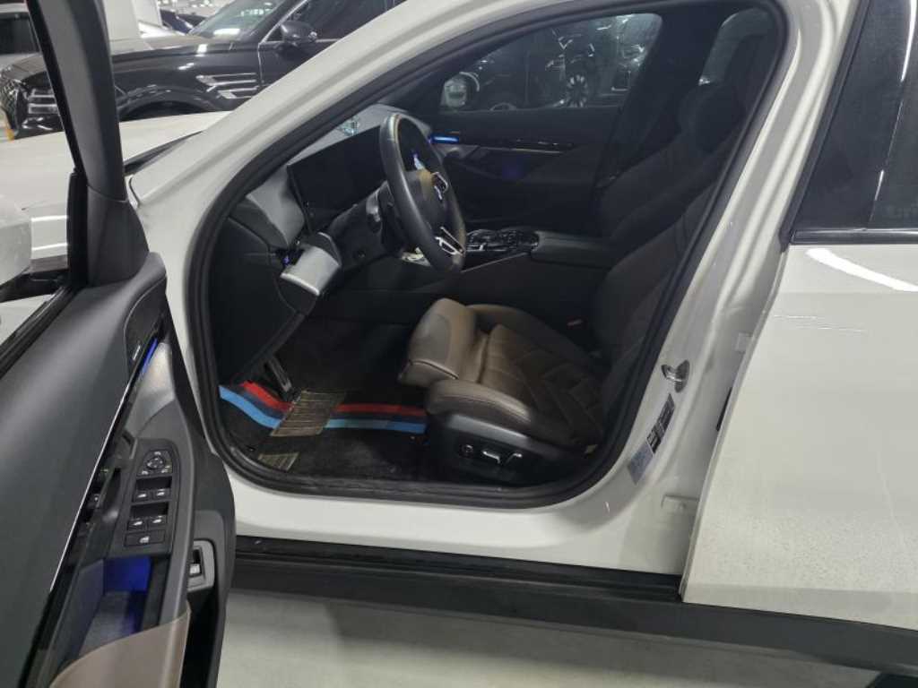 [BMW]5시리즈 (G60) 520i M 스포츠 - миниатюра 10