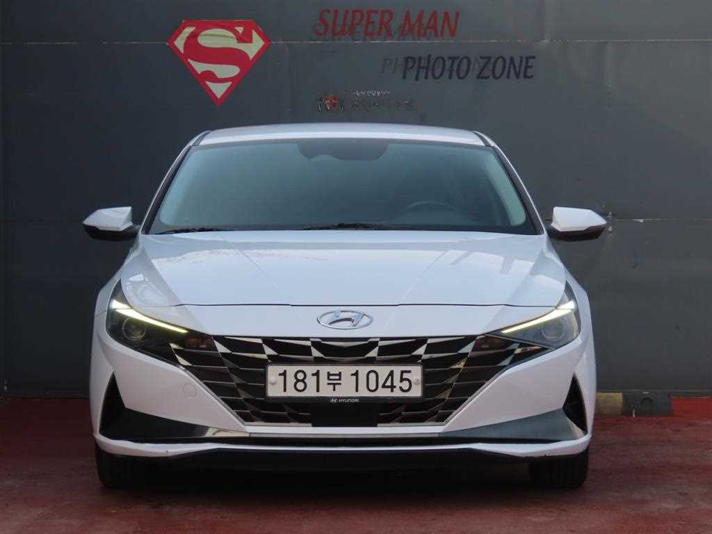 HYUNDAI Avante - Vista 2