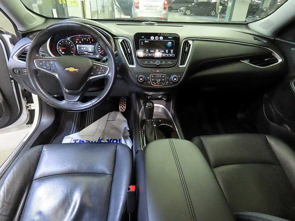 Chevrolet Malibu - Vista 10