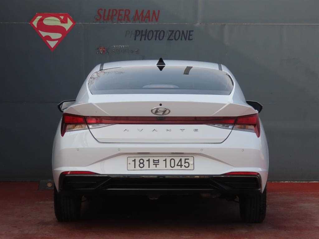 HYUNDAI Avante - Vista 4