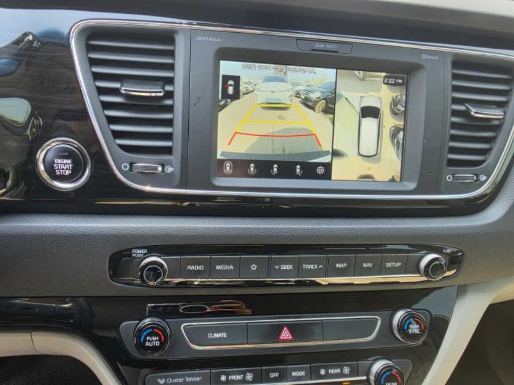 KIA Carnival - Vista 5