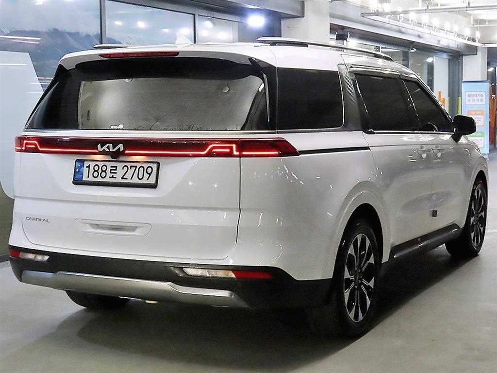 KIA Carnival - Vista 4