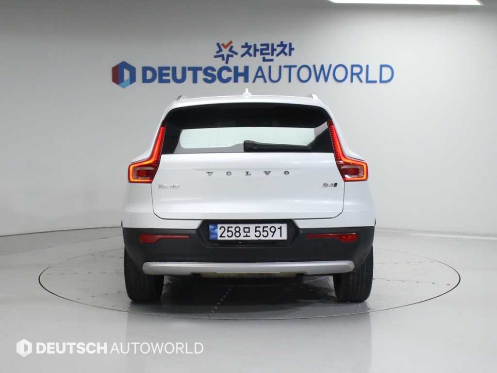 Volvo XC40 - Vista 4