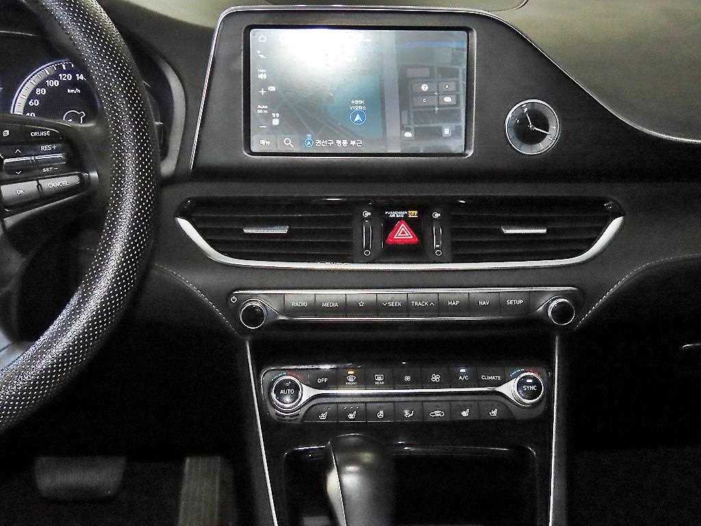 HYUNDAI Grandeur - Vista 11