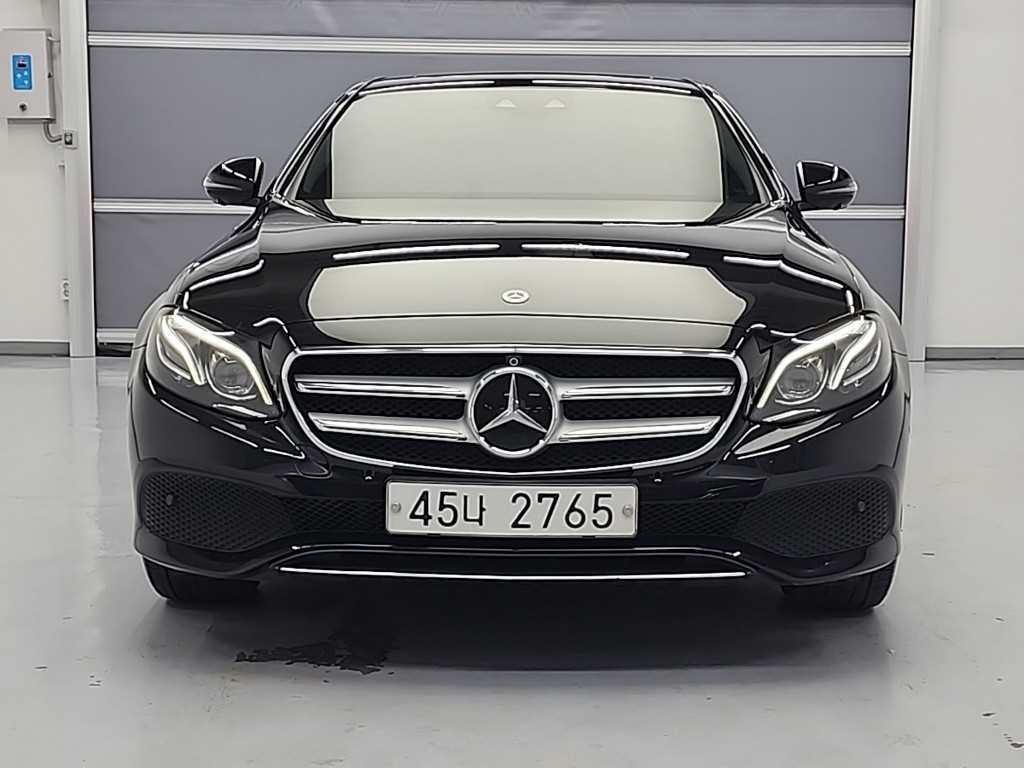 Mercedes Benz E class - Vista 2