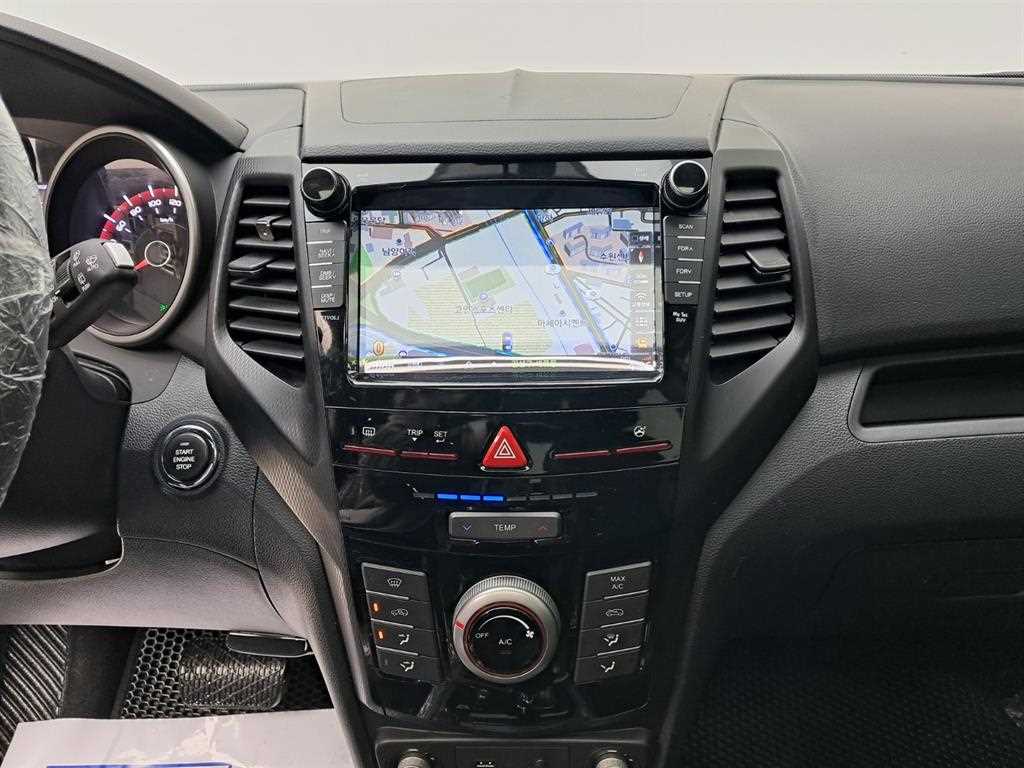 Ssangyong Tivoli - Vista 9