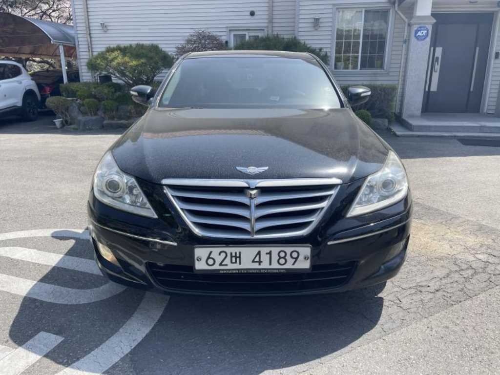 HYUNDAI Genesis - Vista 3