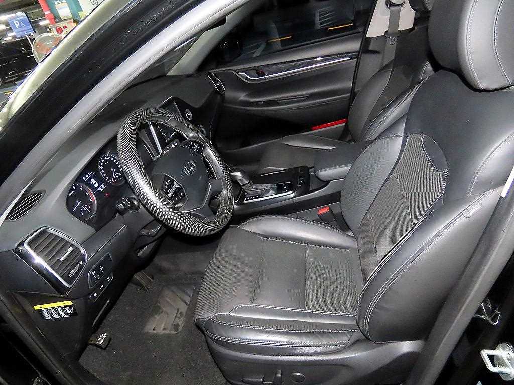 HYUNDAI Grandeur - Vista 6