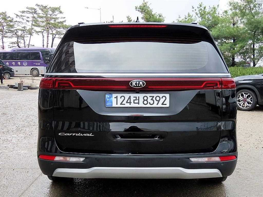 KIA Carnival - Vista 4