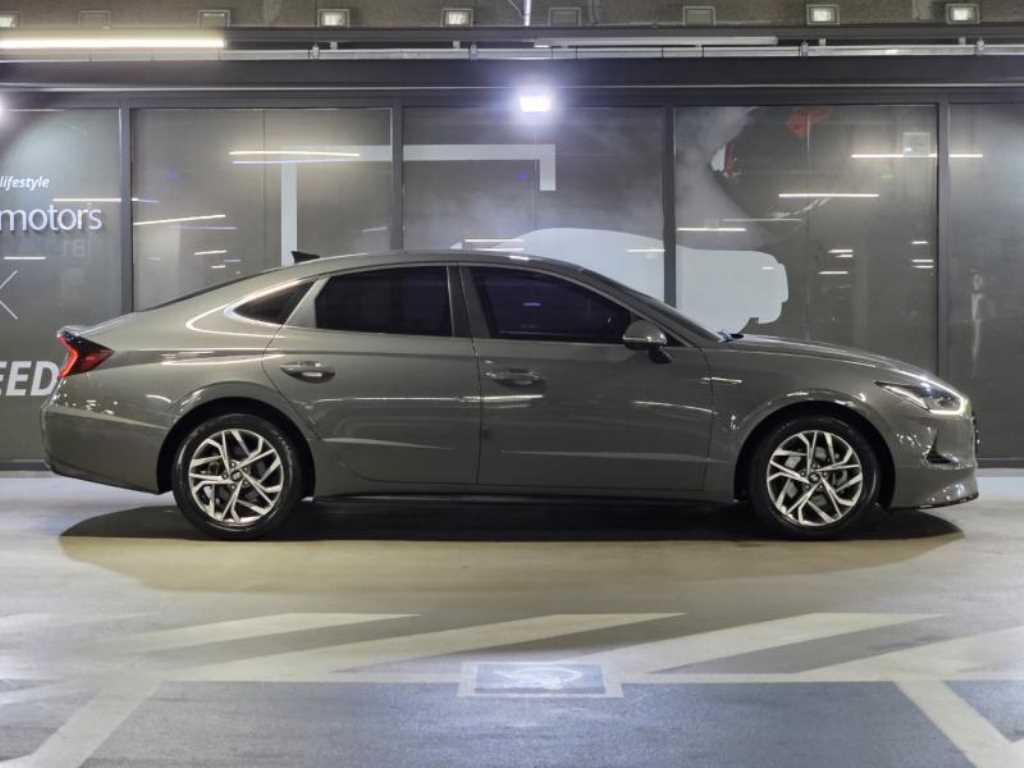 HYUNDAI Sonata - Vista 3