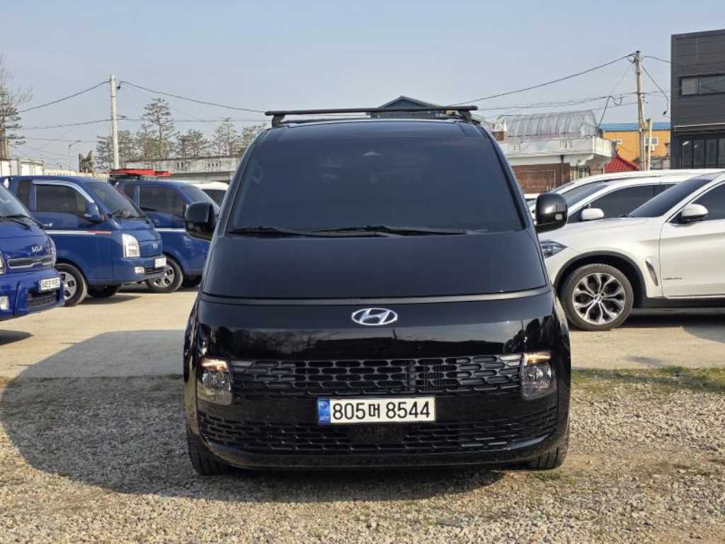 HYUNDAI Staria - Vista 2