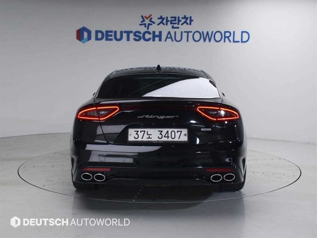 KIA Stinger - Vista 4