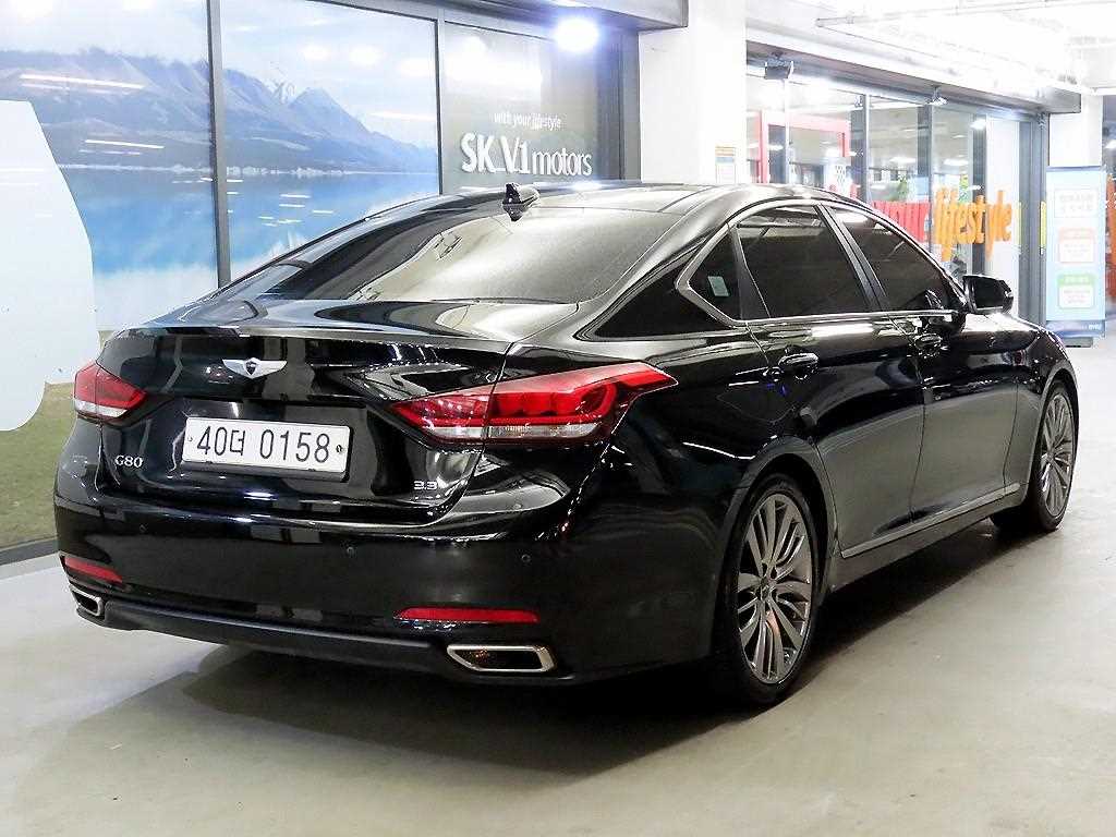 HYUNDAI Genesis - Vista 4