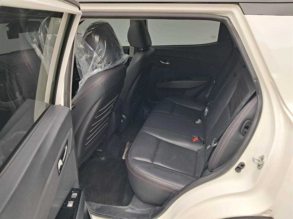 Ssangyong Tivoli - Vista 12