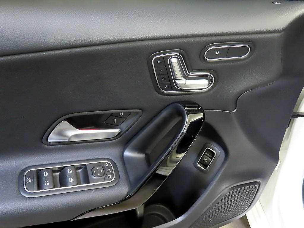 Mercedes Benz A Class 2020 Blanco - Importación desde Corea - HF Imports Iquique - Foto 17